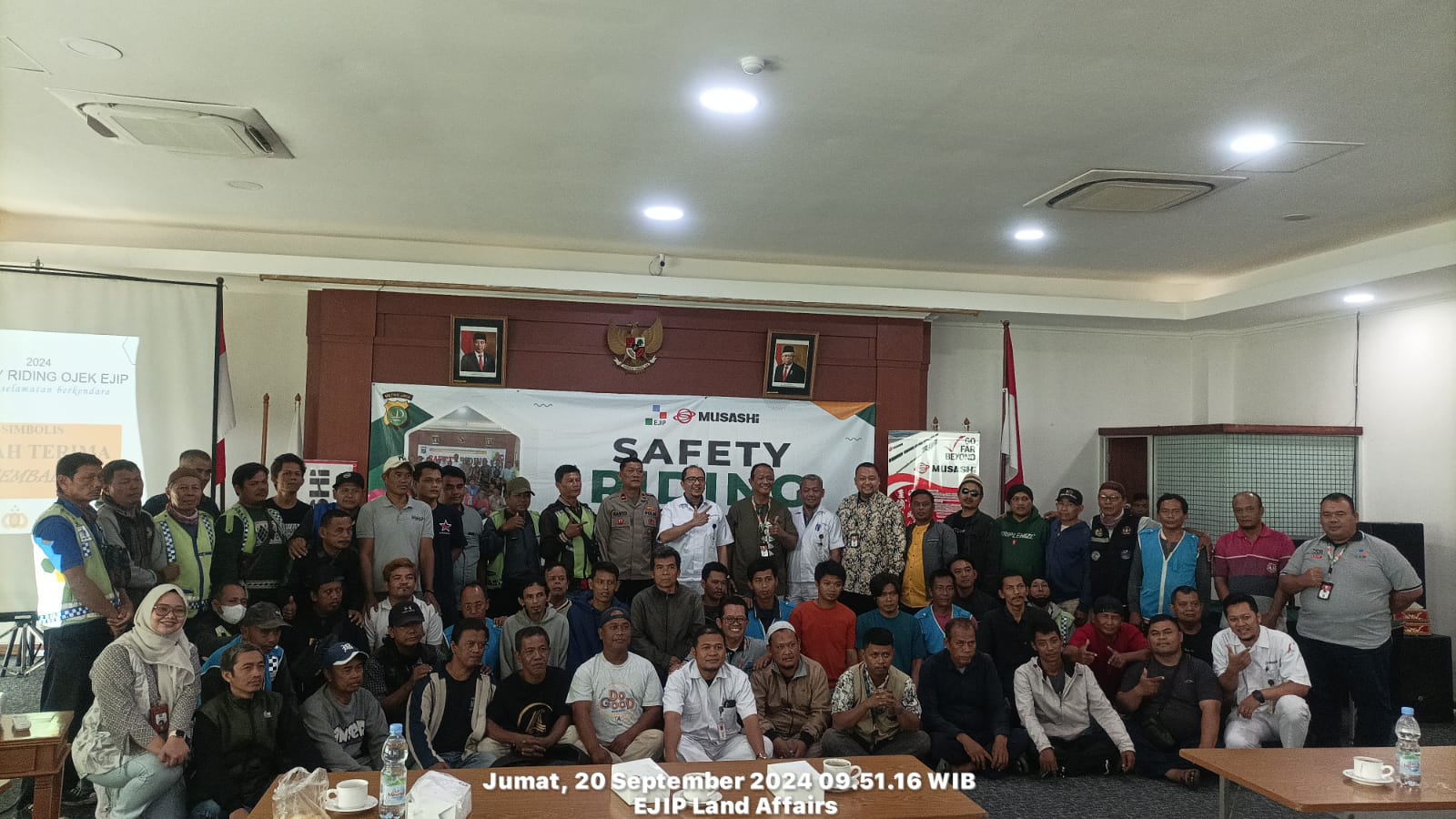 Safety Riding dan Donasi Sembako bersama Pengemudi Ojek Pangkalan KI EJIP